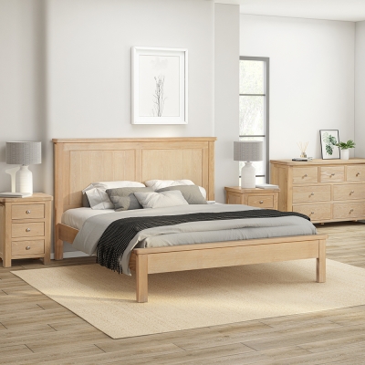 Fairford Oak Bedroom