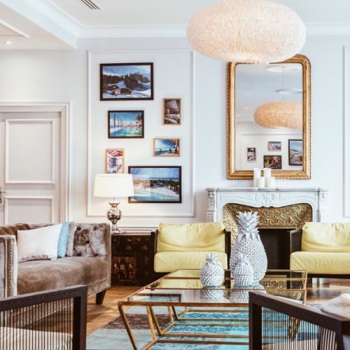 10 Inspirational Ideas for Where to Place a Mirror in Your Living Room