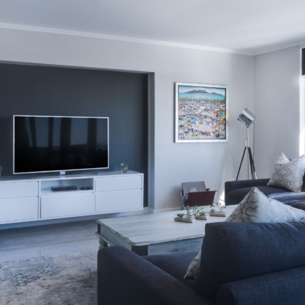How to Decorate Large Living Room Spaces: 11 Interior Design Ideas