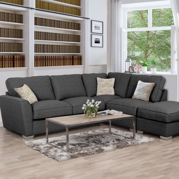 8 Stylish Ideas for What to Put in the Corner of Your Living Room