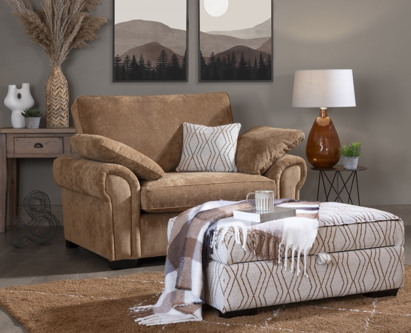 Astrid Snuggler Chair