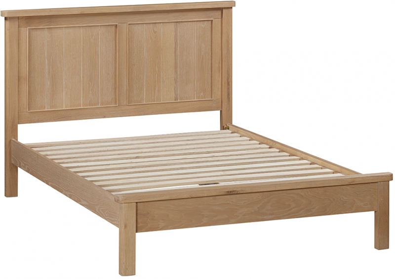 Fairway Furniture Fairford Oak Bedroom 4'6 Double Bedframe